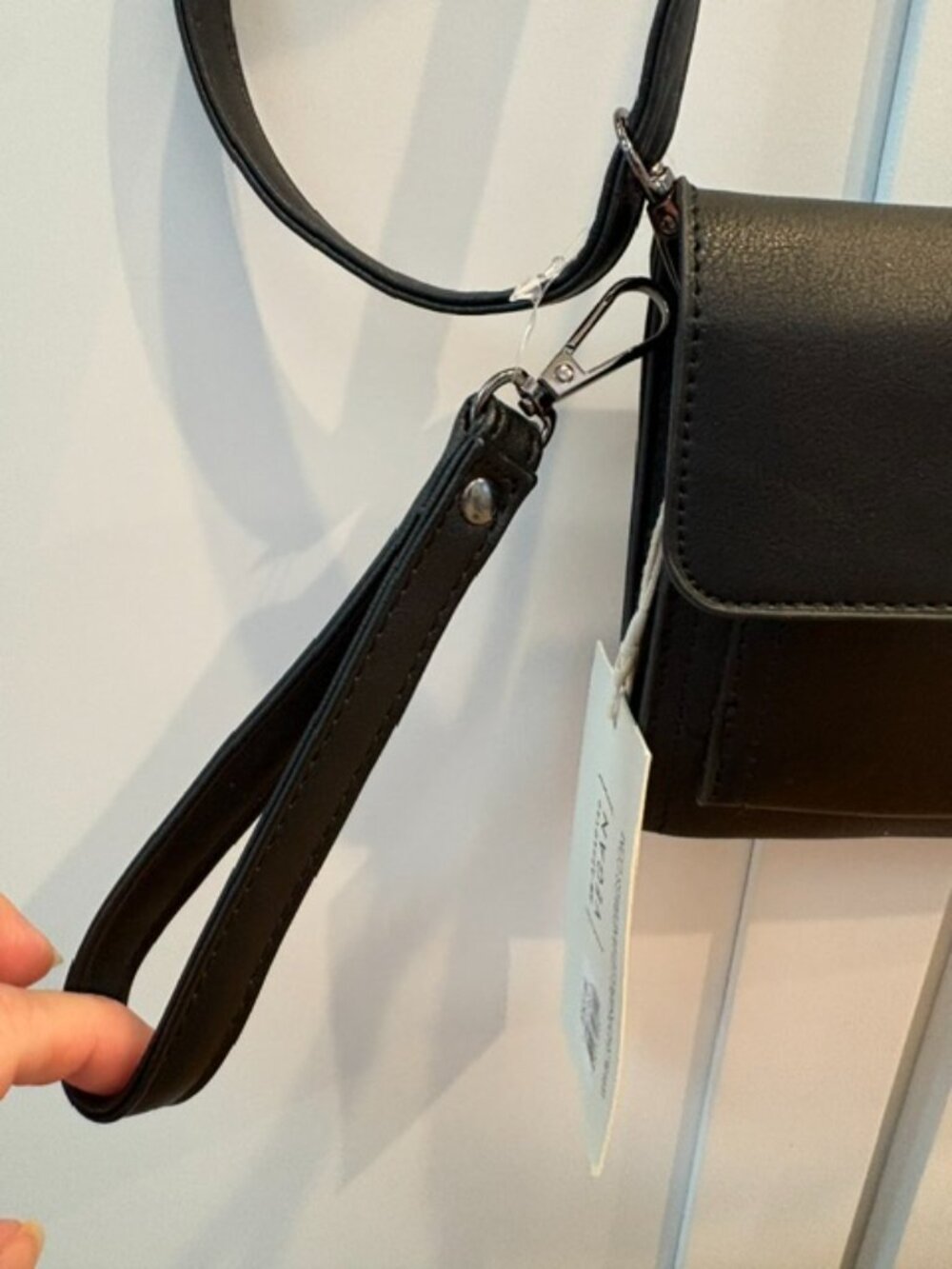 Isabelle Los Angeles crossbody/wristlet NWT - Picture 3 of 10